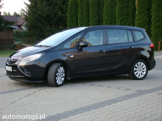 opel zafira 7 osobowa 2012r b. 140kw 180tyś km