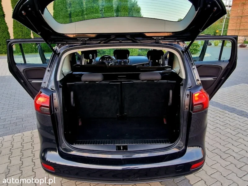 opel zafira 7 osobowa 2012r b. 140kw 180tyś km