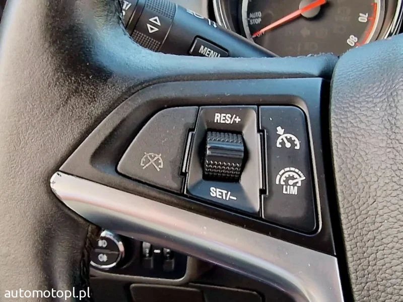 opel zafira 7 osobowa 2012r b. 140kw 180tyś km