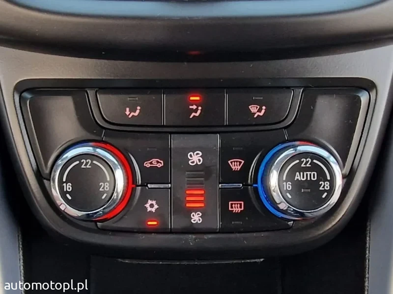 opel zafira 7 osobowa 2012r b. 140kw 180tyś km