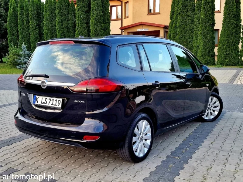 opel zafira 7 osobowa 2012r b. 140kw 180tyś km