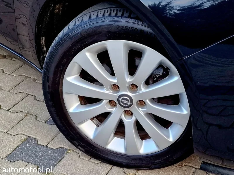 opel zafira 7 osobowa 2012r b. 140kw 180tyś km