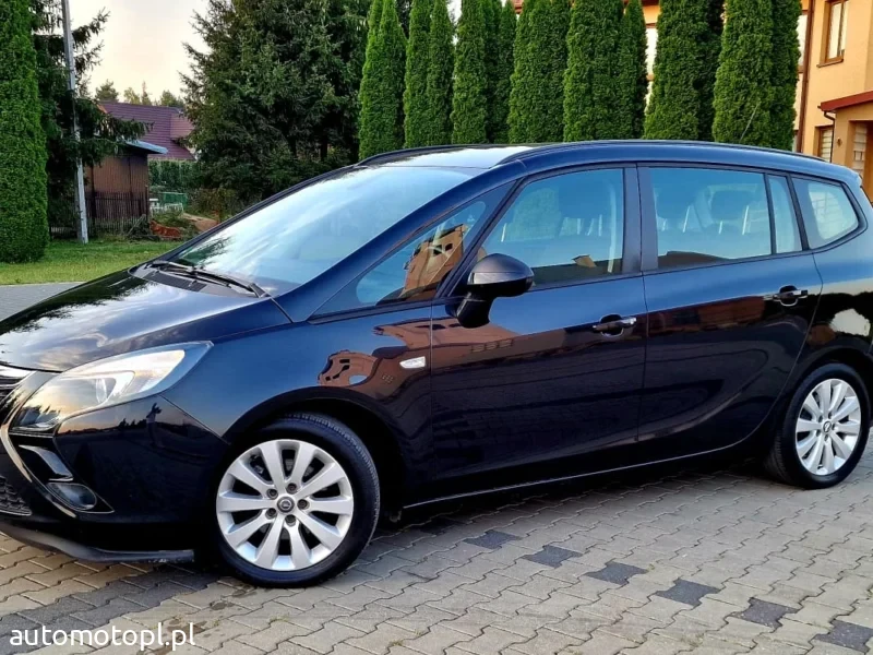 opel zafira 7 osobowa 2012r b. 140kw 180tyś km