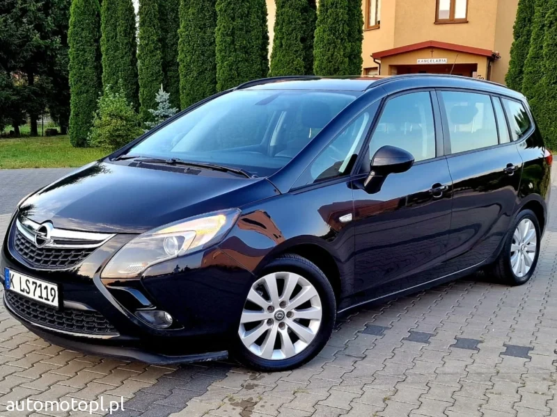 opel zafira 7 osobowa 2012r b. 140kw 180tyś km
